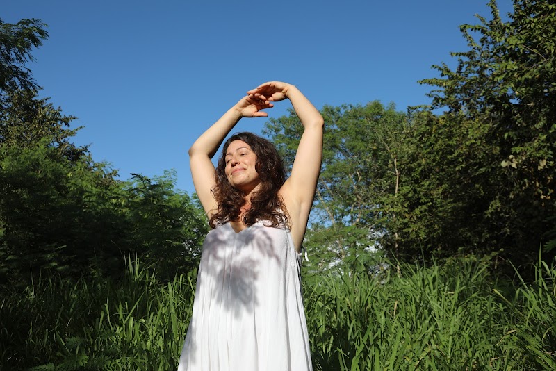 Healing with Simrit | Reiki, Kundalini, Past Life Regression, NLP, Time Line Therapy | For Goals & Trauma Healing photo 5