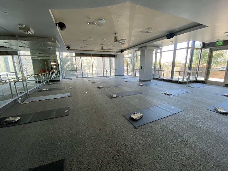 Hot 8 Yoga photo 3