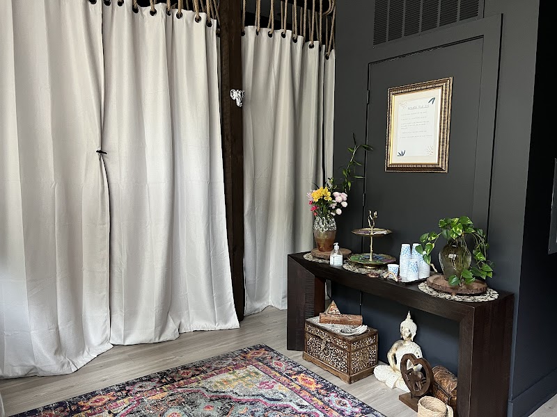ATLANTA CURVES THERAPEUTIC MASSAGE photo 5