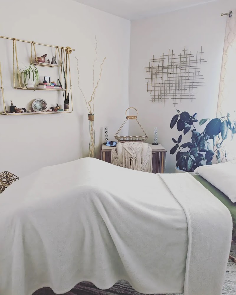 Jessie Boote - Happiness Coach & Reiki Master