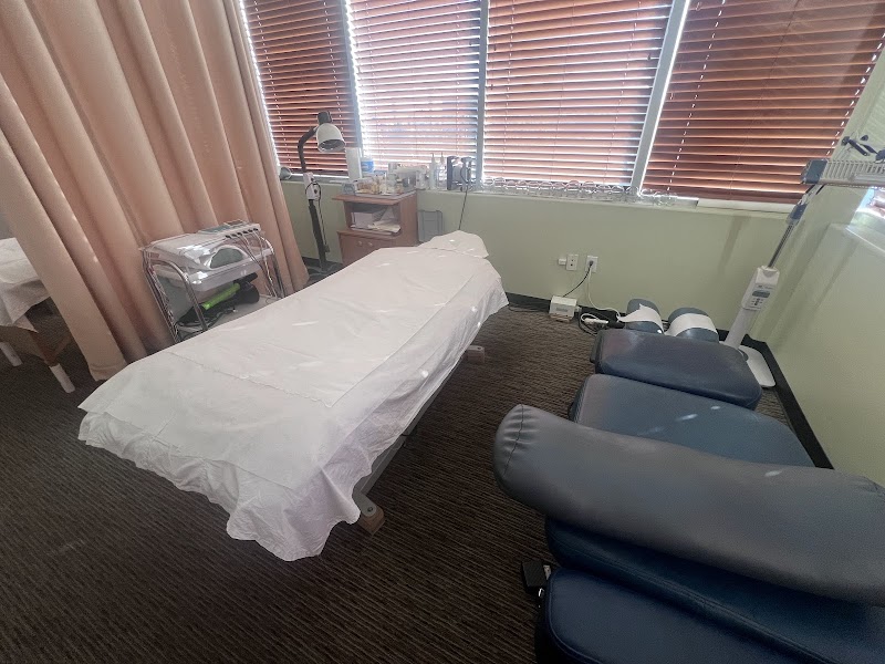 Quan Acupuncture & Pain Relief Clinic photo 2