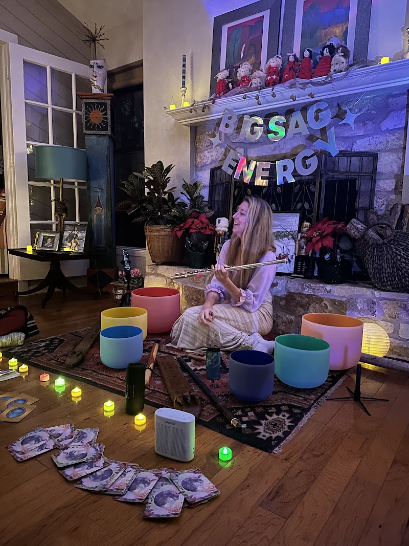 Liria Rose: Sound Healer, Reiki Master + Spiritual Mentor