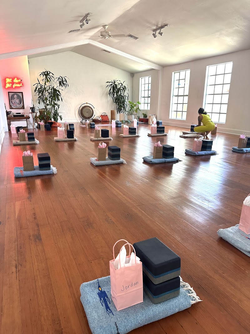 ROAM LA YOGA photo 3