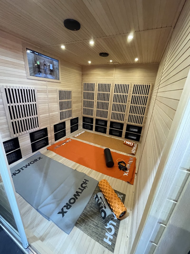 HOTWORX- Houston, TX - Channelview photo 2