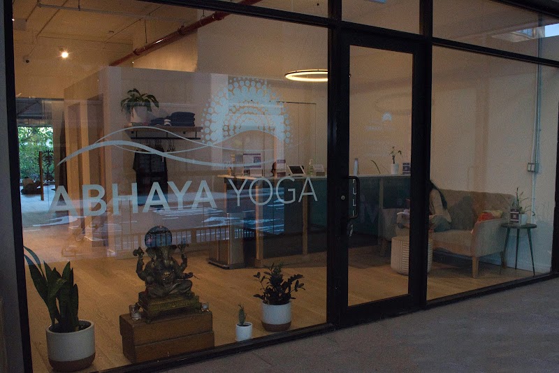 Abhaya Yoga Dumbo photo 4