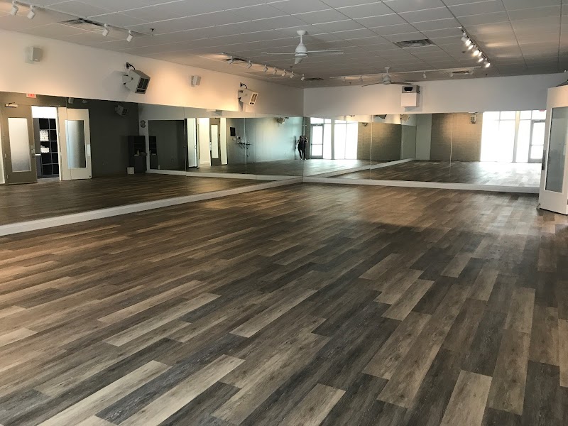 radi8 HOT YOGA photo 2